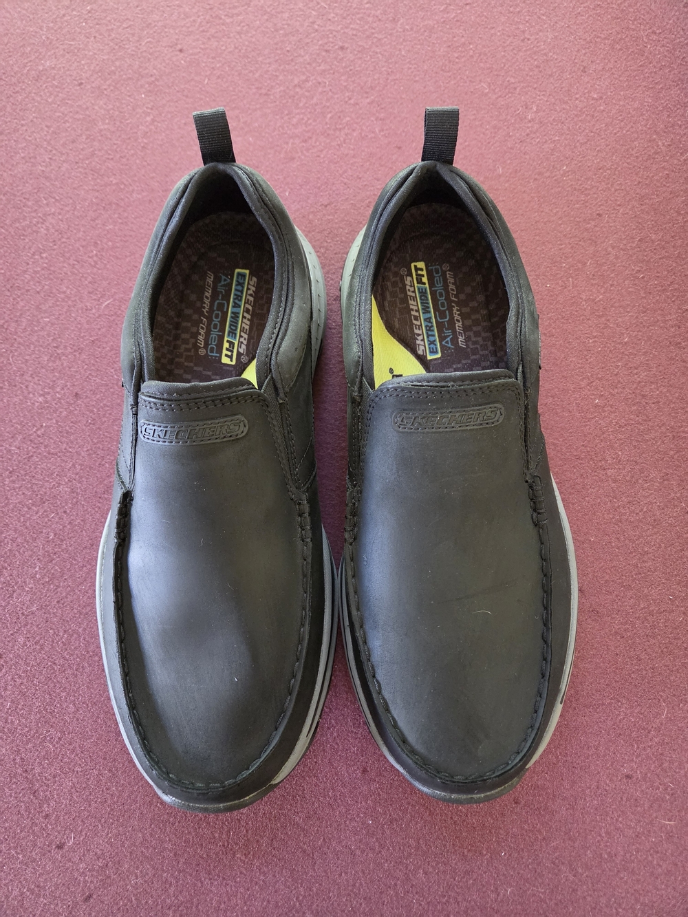 Skechers Men’s Black Slip-On Casual Loafers Size 10W